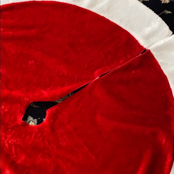 St. Nicks Choice Christmas Tree Skirt - Picture 3 of 7